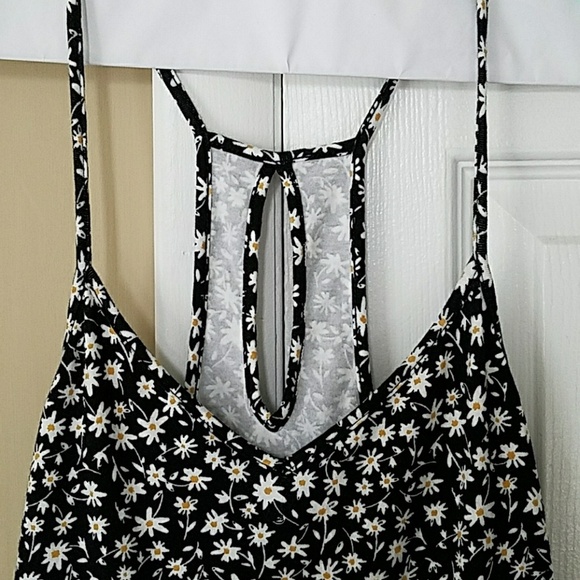 Like new, Summer dress, medium - Picture 2 of 4